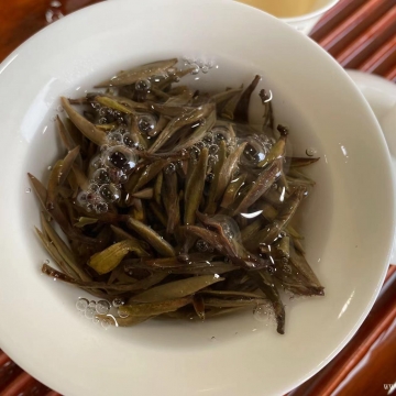 白茶属于乌龙茶吗？