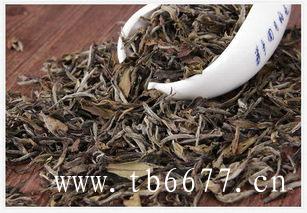 
福鼎白茶是中国传统六大茶类之一，是天然健康的植物饮料，素为茶中珍品。具有良好的药效性能，可以抗辐射、抗氧化、降血压、血脂等，常饮的益处很多。下面，就给大家介绍下福鼎白茶的冲泡方法，以便于大家正确泡饮。
