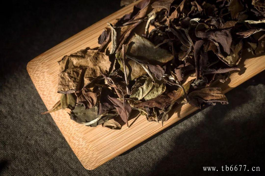 白牡丹茶叶特性,白茶的功效与作用之预防脑血管病,白牡丹茶叶特性