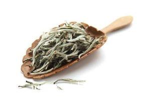 白牡丹茶品质鉴别方式,好喝的福鼎白茶有这些味道？